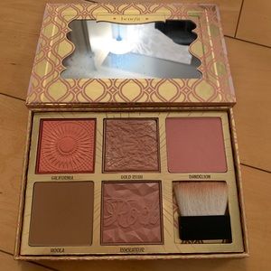 Benefit blush bar